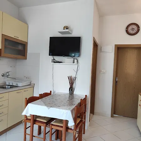 Zdenka * Rogoznica (Sibenik-Knin)