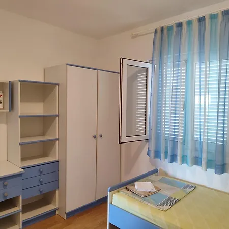 Apartment Zdenka Rogoznica (Sibenik-Knin)